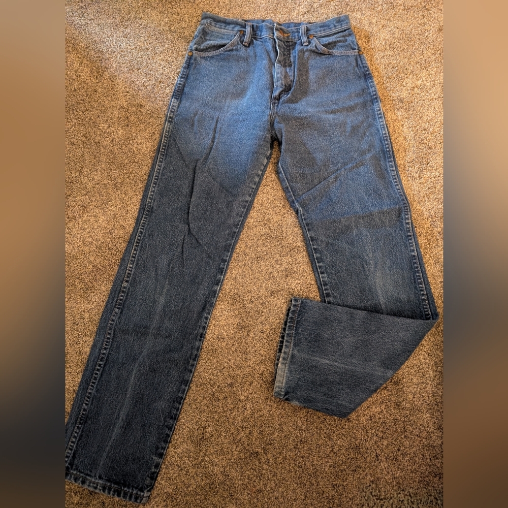 EUC Women's Wrangler Jeans 11 X 32